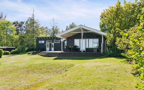 Sheemen - 900M from the Sea: Toit, Maison, Domicile, Chalet, Porte, Siding, Plate-Forme, Porche, Planche, Dur