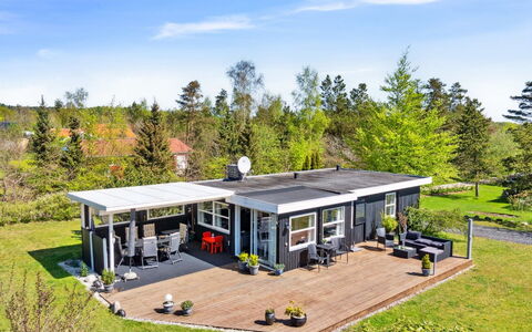 Ønd - 600M from the Sea: Meubles, Design Intérieur, Sol, Sol, Plafond, Pièce, Chaise, Table, Appartement, Table Cuisine Et Salle A Manger