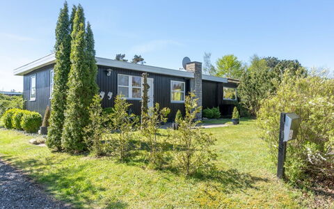 Ønd - 600M from the Sea: Meubles, Design Intérieur, Sol, Sol, Plafond, Pièce, Chaise, Table, Appartement, Table Cuisine Et Salle A Manger