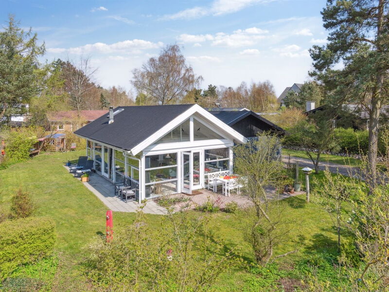 momme - 1.2km From The Sea