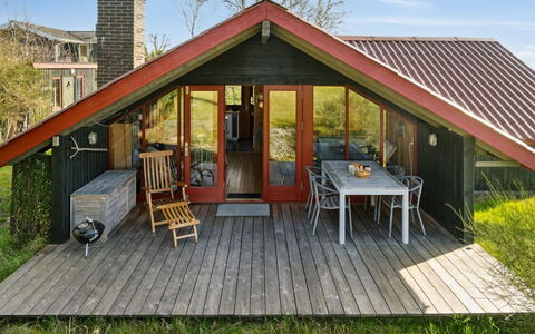 Asel - 25M from the Sea: Toit, Domicile, Porte, Chalet, Ombre, Siding, Cour, Biens, Arrière-Cour