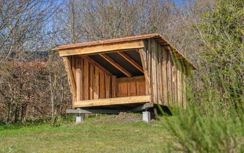 Asel - 25M from the Sea: Toit, Domicile, Porte, Chalet, Ombre, Siding, Cour, Biens, Arrière-Cour