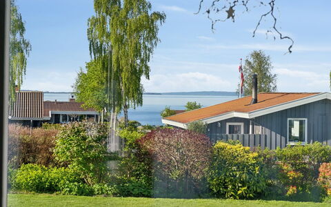 Manfred - 250M from the Sea: Piscine, Mobilier De Jardin, Meubles, Recours, Dalle, Eco Hôtel, Ombre, Chaise, Loisir, Biens