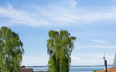 Manfred - 250M from the Sea: Piscine, Mobilier De Jardin, Meubles, Recours, Dalle, Eco Hôtel, Ombre, Chaise, Loisir, Biens