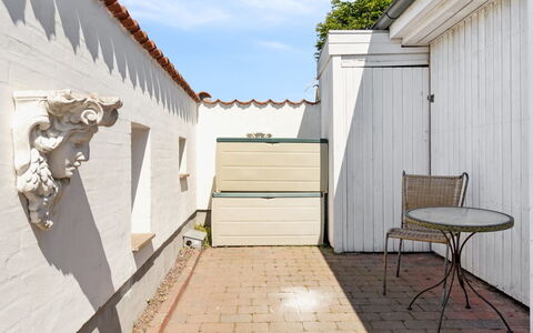 Michel - 25M from the Sea: Herbe, Vert, Maison, Chalet, Prairie, Zone Rurale, Écorégion, Paysage, Lot Terre, Arbuste