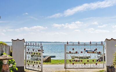 Michel - 25M from the Sea