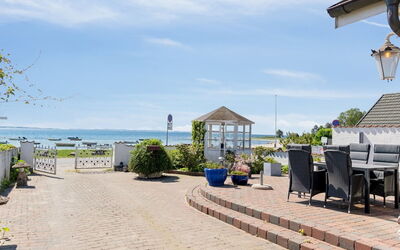 Michel - 25M from the Sea