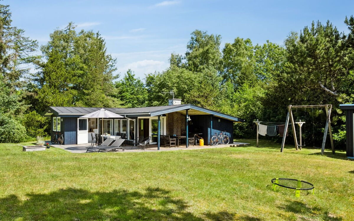 Aleta - 600M from the Sea