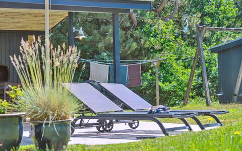 Aleta - 600M from the Sea: Piscine, Ville Resort