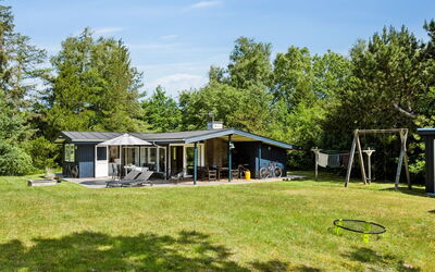 Aleta - 600M from the Sea