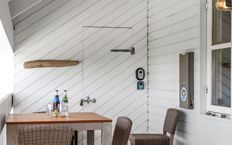Jelke - 1Km from the Sea: Meubles, Design Intérieur, Sol, Sol, Plafond, Pièce, Chaise, Table, Appartement, Table Cuisine Et Salle A Manger