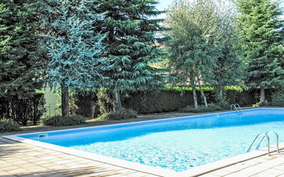 Domaso 667: L'Eau, Plante, Propriété, Piscine, Ciel, La Nature, Bleu Azur, Ombre, Rectangle, Herbe