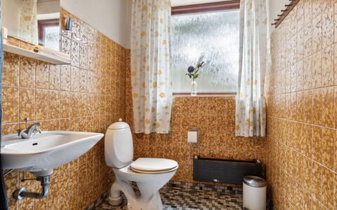 Awa - 800M from the Sea: Mur, Luminaire Plomberie, Salle De Bains, Sol, Sol, Design Intérieur, Lavabo, Plomberie, Toilette, Tuile