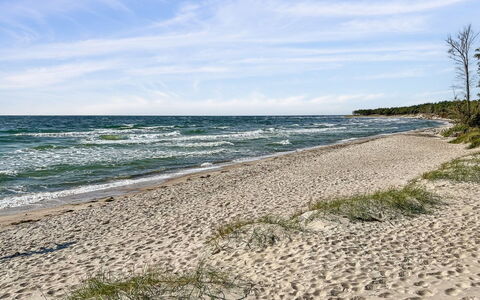 Awa - 800M from the Sea: Bleu, Plan D'Eau, Côte, Plage, Environnement Naturel, Cotiers Et Relief Océaniques, Rive, Mer, Été