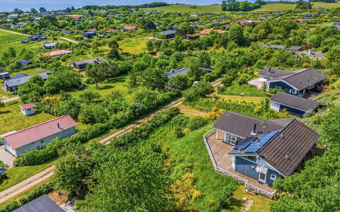 Gjuro - 800M from the Sea: Bois, Toit, Architecture, Domicile, Maison, Chalet, Siding, Dur, Pente, Biens