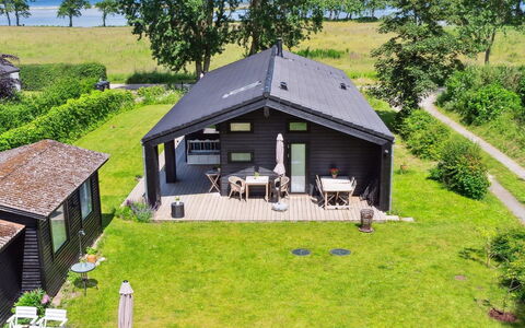 Huldrik - 100M from the Sea: Chalet, Biens, Ombre, Batiments Jardin, Ferme, Arrière-Cour, Structure En Plein Air