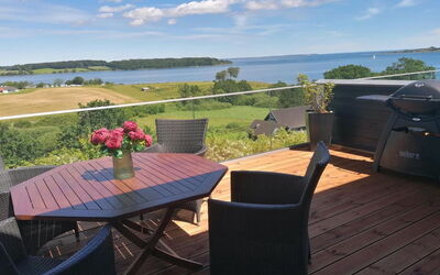 Isbiorn - 300M from the Sea