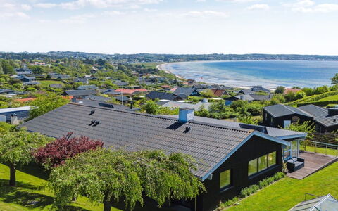 Selke - 300M from the Sea: Maison, Domicile, Toit, Chalet, Biens, Aménagement Paysager, Batiments Jardin, Siding, Ferme