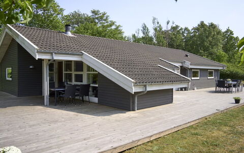 Rudolf - 400M from the Sea: Bois, Toit, Architecture, Domicile, Maison, Chalet, Siding, Dur, Pente, Biens
