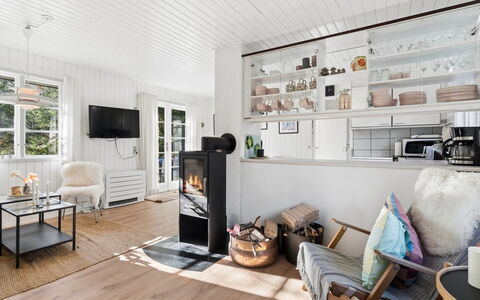 Zekine - 200M from the Sea: Design Intérieur, Sol, Meubles, Mur, Bois, Sol, Plafond, Salon, Parquet, Domicile