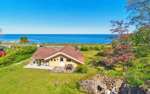 Henric - 75M from the Sea: Bois, Toit, Architecture, Domicile, Maison, Chalet, Siding, Dur, Pente, Biens