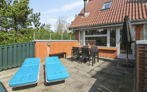 Rufina - 3.5Km from the Sea: Meubles, Mobilier De Jardin, Brique, Chaise, Brickwork, Ombre, Tache De Bois, Piscine, Plate-Forme, Cour