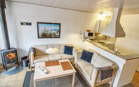 Rufina - 3.5Km from the Sea: Meubles, Sol, Bois, Sol, Design Intérieur, Salon, Canapé, Pièce, Table Basse