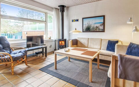 Rufina - 3.5Km from the Sea: Meubles, Sol, Design Intérieur, Sol, Bois, Plafond, Canapé, Salon, Parquet, Pièce