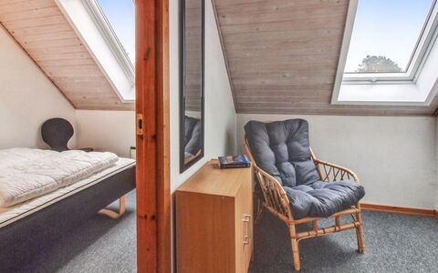 Rufina - 3.5Km from the Sea: Bois, Sol, Sol, Meubles, Design Intérieur, Plafond, Chambre, Dur, Pièce, Lit