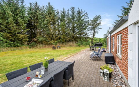 Marlise - 2.5Km from the Sea: Maison, Domicile, Toit, Zone Résidentielle, Chalet, Biens, Ferme, Pelouse, Aménagement Paysager, Siding