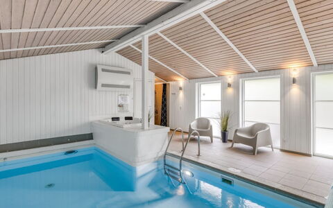 Yngve - 1.2Km from the Sea: Bois, Domicile, Porche, Plate-Forme, Dur, Toit, Tache De Bois, Parquet, Eco Hôtel