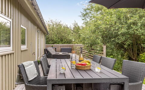 Yngve - 1.2Km from the Sea: Bois, Domicile, Porche, Plate-Forme, Dur, Toit, Tache De Bois, Parquet, Eco Hôtel
