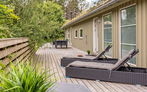 Yngve - 1.2Km from the Sea: Bois, Domicile, Porche, Plate-Forme, Dur, Toit, Tache De Bois, Parquet, Eco Hôtel
