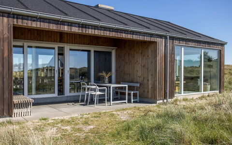 Carit - 450M from the Sea: Herbe, Vert, Maison, Chalet, Prairie, Zone Rurale, Écorégion, Paysage, Lot Terre, Arbuste