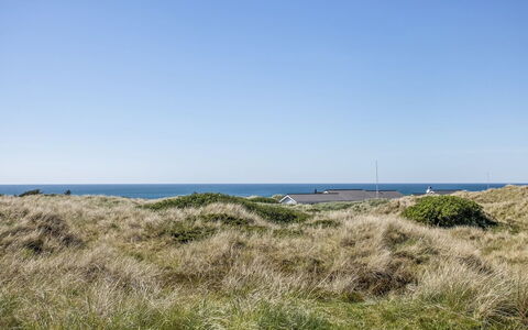 Carit - 450M from the Sea: Herbe, Vert, Maison, Chalet, Prairie, Zone Rurale, Écorégion, Paysage, Lot Terre, Arbuste
