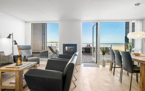 Eleanore - 25M from the Sea: Bois, Domicile, Porche, Plate-Forme, Dur, Toit, Tache De Bois, Parquet, Eco Hôtel