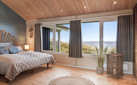 Aster - 150M from the Sea: Design Intérieur, Meubles, Lit, Chambre, Sol, Sol, Bois, Plafond, Parquet, Drap De Lit
