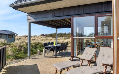 Lilie - 350M from the Sea: Meubles, Design Intérieur, Sol, Sol, Plafond, Pièce, Chaise, Table, Appartement, Table Cuisine Et Salle A Manger