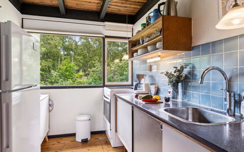 Auli - 125M from the Sea: Cuisine, Comptoir, Principaux Appliance, Appareil De Cuisine, Evier, Design Intérieur, Cuisinière, Évier, Meubles, Gaz Poele