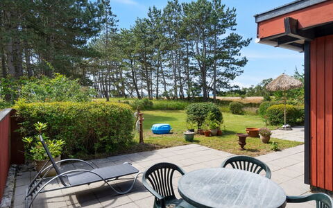 Auli - 125M from the Sea: Lot Terre, Chalet, Ombre, Jardin, Aménagement Paysager, Pelouse, Cour, Eco Hôtel, Ferme, Arrière-Cour