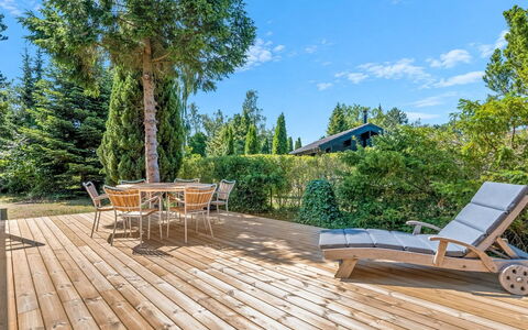 Synnöve - 350M from the Sea: Toit, Maison, Domicile, Chalet, Siding, Biens, Allée, Batiments Jardin, Cour, Cabanon