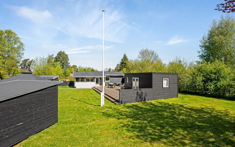 Selve - 600M from the Sea: Bois, Domicile, Porche, Plate-Forme, Dur, Toit, Tache De Bois, Parquet, Eco Hôtel