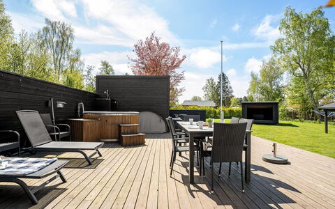 Selve - 600M from the Sea: Bois, Domicile, Porche, Plate-Forme, Dur, Toit, Tache De Bois, Parquet, Eco Hôtel