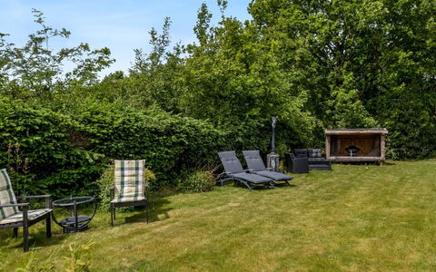 Fenna - 30Km from the Sea: Herbe, Prairie, Paysage, Écorégion, Plaine, Communauté Des Plantes, Lot Terre, Mobilier De Jardin, Prairie, Formations Arbustives