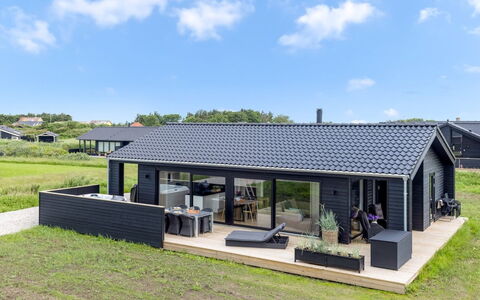 Ata - 400M from the Sea: Meubles, Design Intérieur, Sol, Sol, Plafond, Pièce, Chaise, Table, Appartement, Table Cuisine Et Salle A Manger