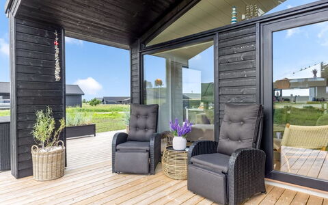 Ata - 400M from the Sea: Meubles, Design Intérieur, Sol, Sol, Plafond, Pièce, Chaise, Table, Appartement, Table Cuisine Et Salle A Manger