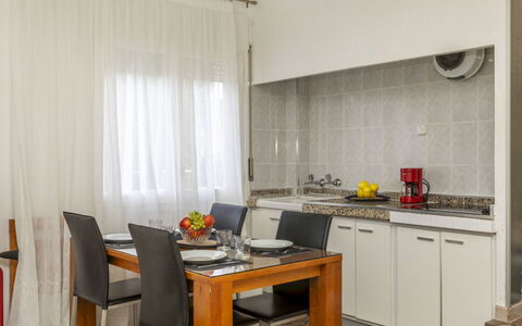 Rosa Maria: Meubles, Design Intérieur, Sol, Principaux Appliance, Appareil De Cuisine, Bois, Sol, Cuisine, Pièce, Comptoir