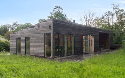 Zezilie - 500M from the Sea: Toit, Chalet, Domicile, Ombre, Siding, Ferme, Porche, Structure En Plein Air, Batiments Jardin
