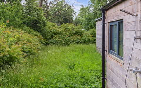 Zezilie - 500M from the Sea: Toit, Chalet, Domicile, Ombre, Siding, Ferme, Porche, Structure En Plein Air, Batiments Jardin