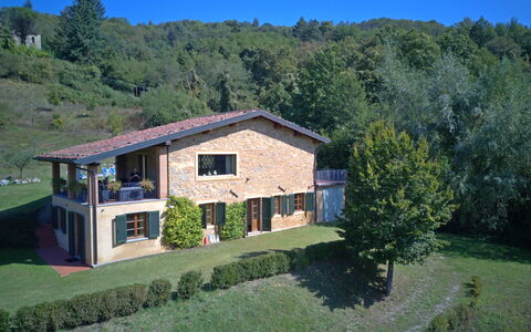 Casetta Verde: Plante, Ciel, Fenêtre, Bâtiment, Maison, Paysage Naturel, Montagnes, Lot Terre, Chalet, Arbre